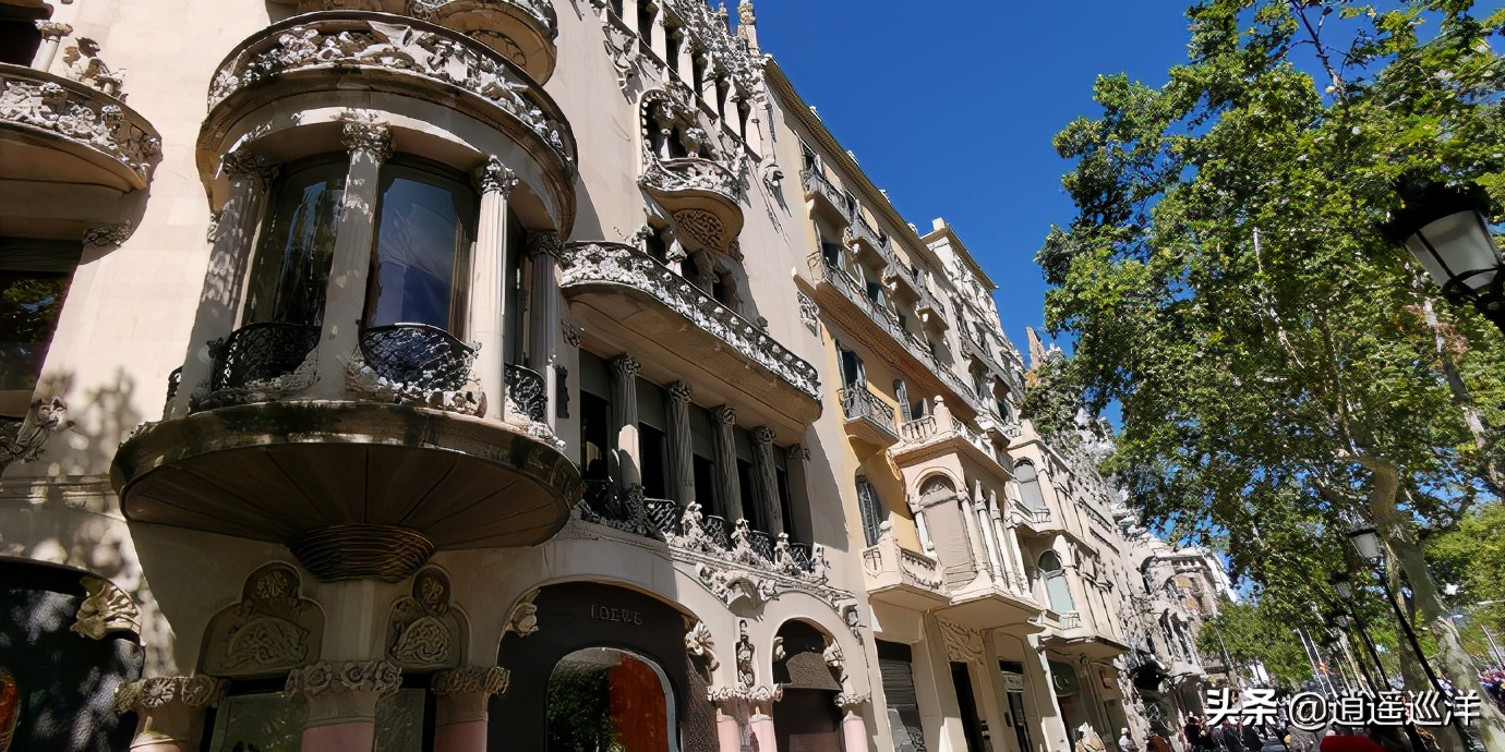 西班牙建筑大师高迪的建筑作品展,西班牙天才艺术设计大师高迪作品