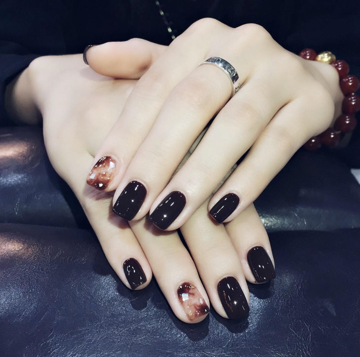 美甲款式推荐晕染美甲,渐变晕染金箔贝壳珍珠美甲黑白