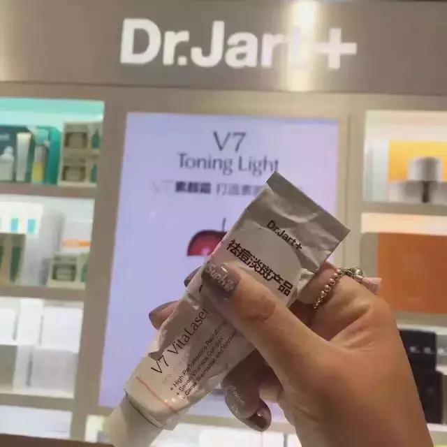 蒂佳婷的V7激光霜它的强力美白淡斑提亮到底有多强大？
