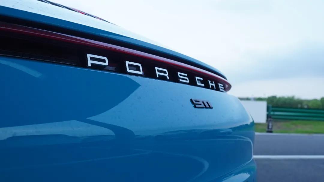 保时捷车友唱歌,保时捷车友