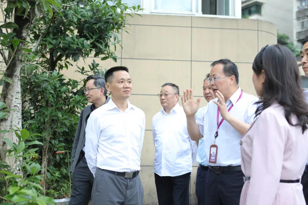 重庆57中创新班与巴蜀班,重庆名校联中对比成都7中