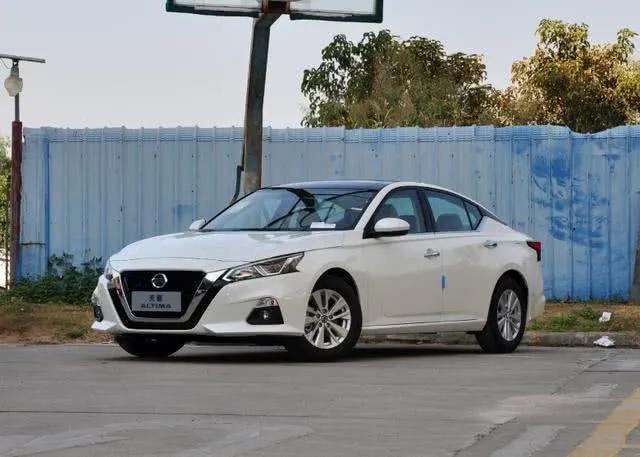 日产也放下了“面子”！天籁一口气跌3.5万，30天卖9664辆