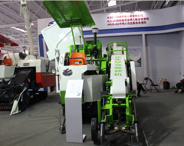 花生捡拾机补贴价格,花生联合收割机补贴多少钱