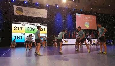 一个小学生跳绳,一个小男孩跳绳震惊全校