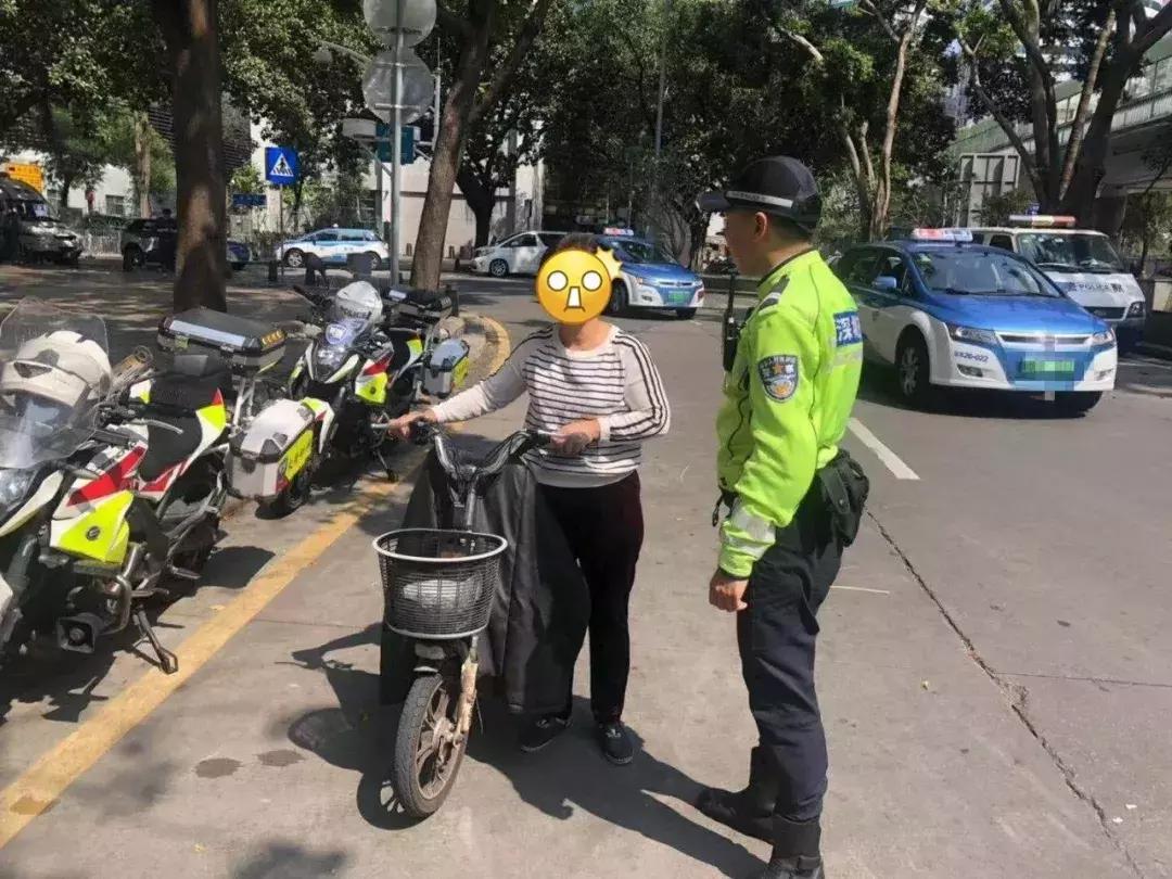 电动车和小车相撞电动车全责,电动车被撞了电动车全责怎么赔偿
