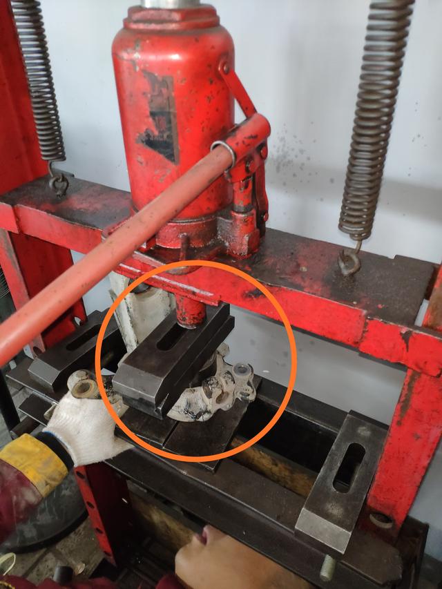 福特翼虎车速40后轮异响,福特翼虎发动机2千转吱吱异响