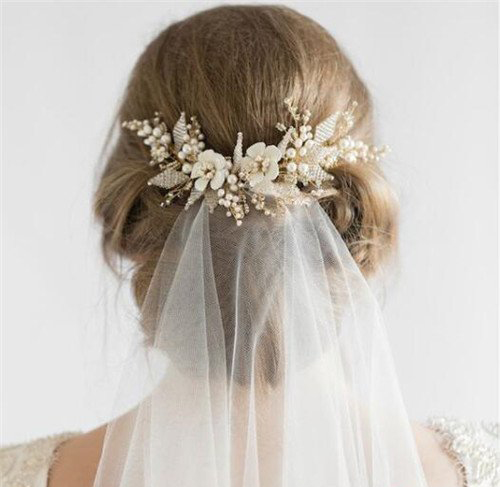 长发及腰的简单大气新娘发型,13款新娘发型最新风格