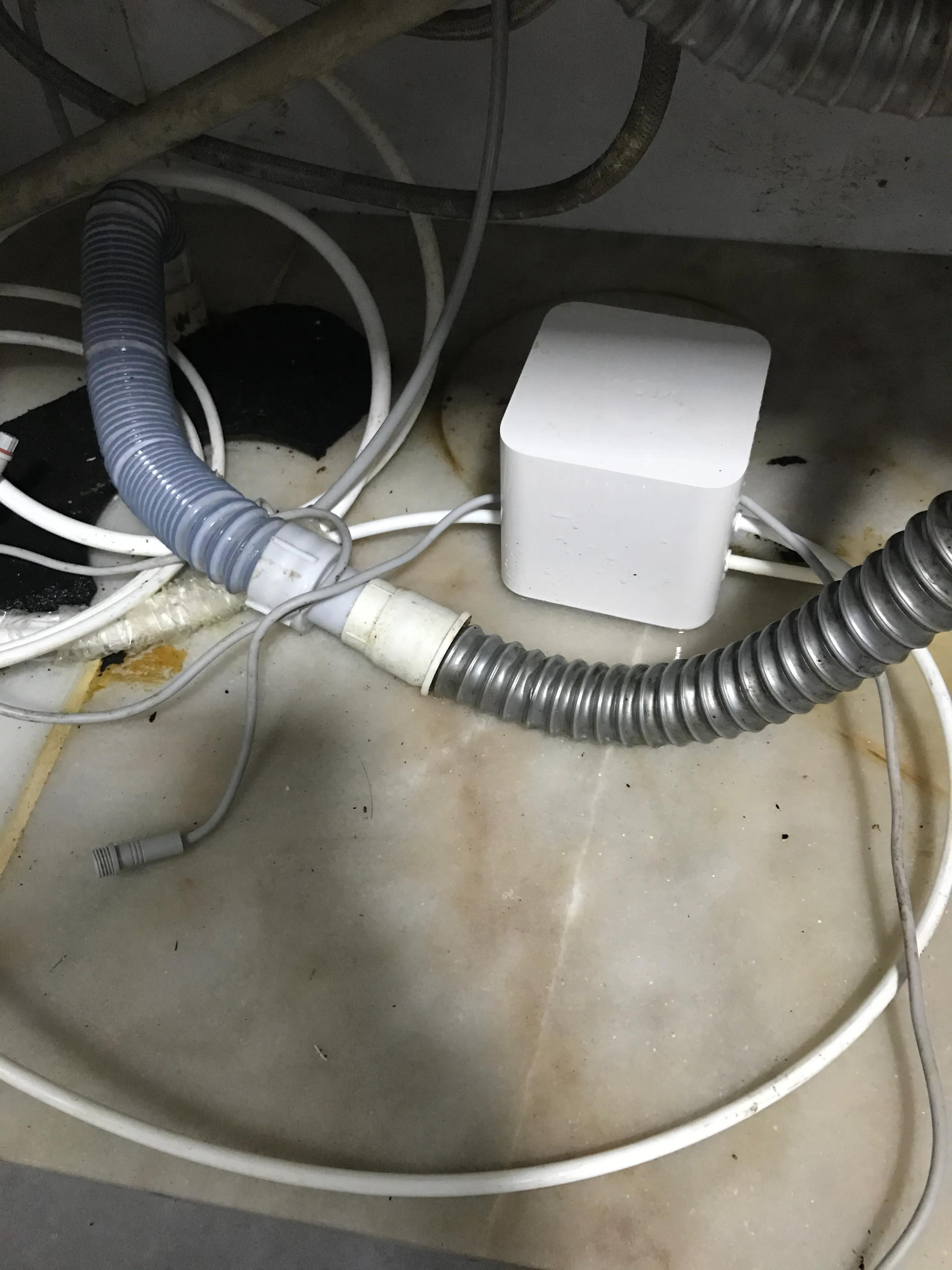 小米净水器云米水盒子进水后维修