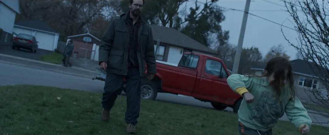 疯狂男人囚禁女孩7年，越看越窒息越揪心，真事改编的电影