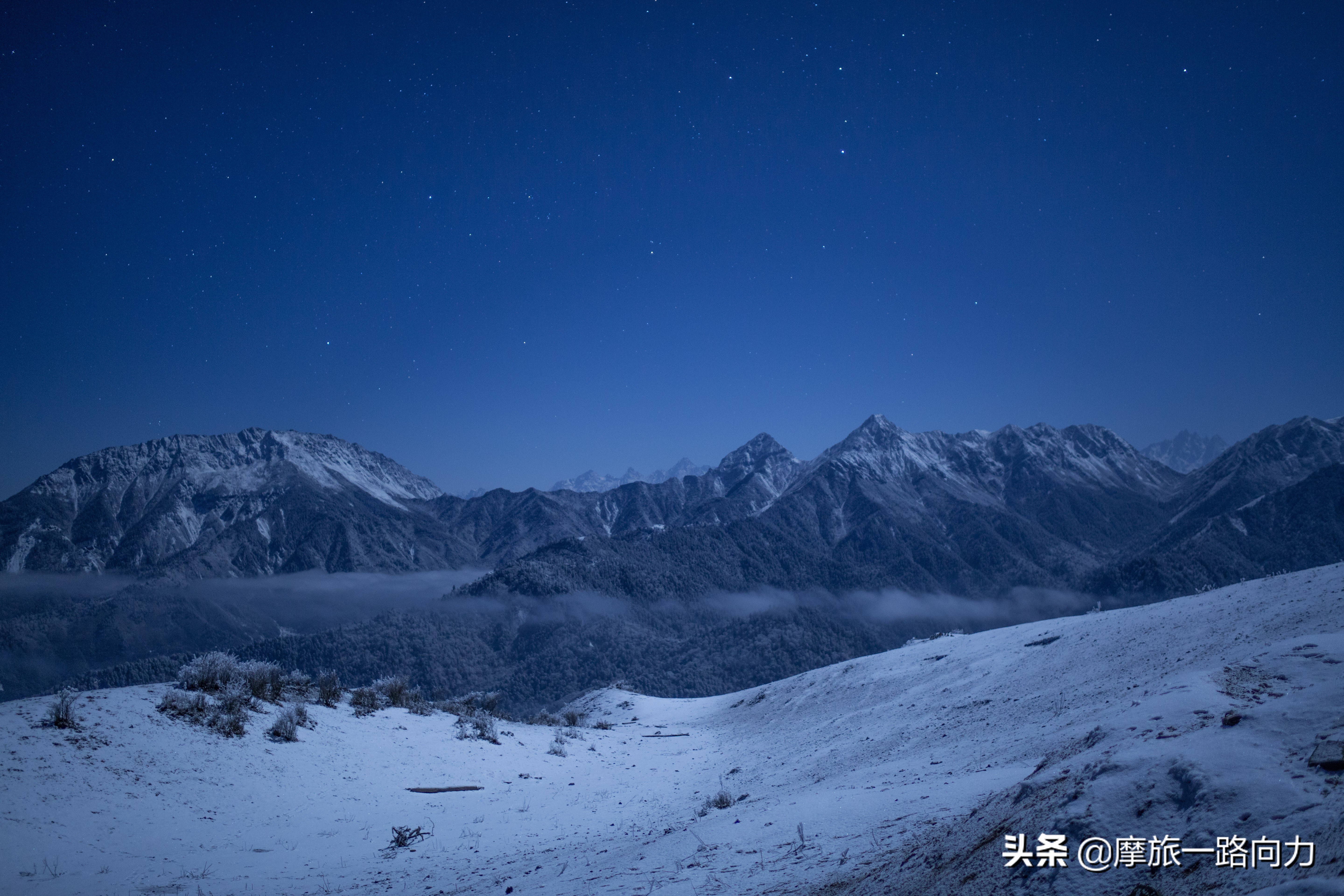骑着本田NC750X摩旅网红地《达瓦更扎》