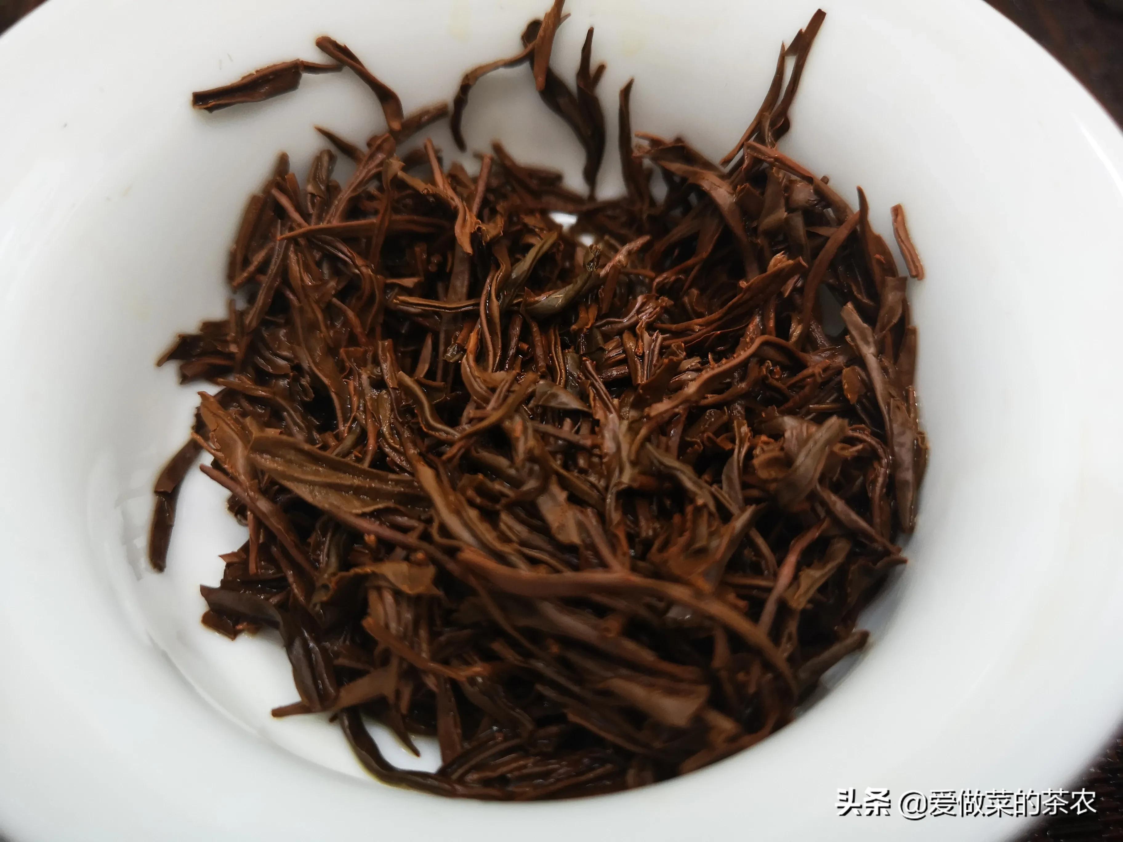 喝茶时喝到茶叶不同的反应,喝茶看叶底看的是什么