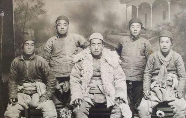 他是民国悍匪之首，老蒋给他师长当不满足，1943年被我军击毙