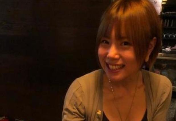 开豪车住洋房保时捷女,开着保时捷家住别墅