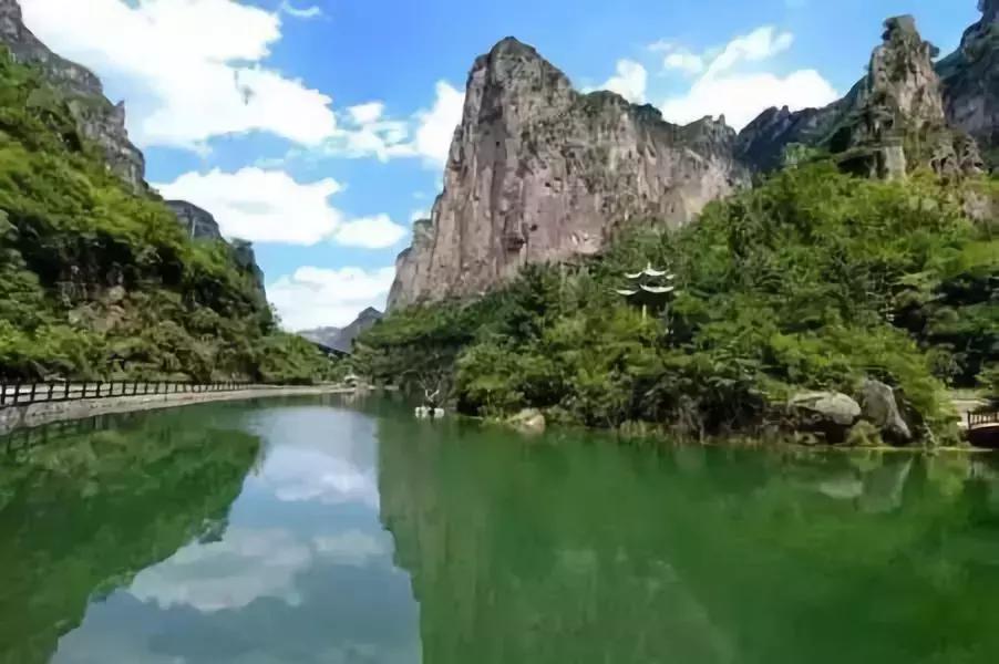 中国六十年代观影最多的电影,18年震动中国十大瞬间