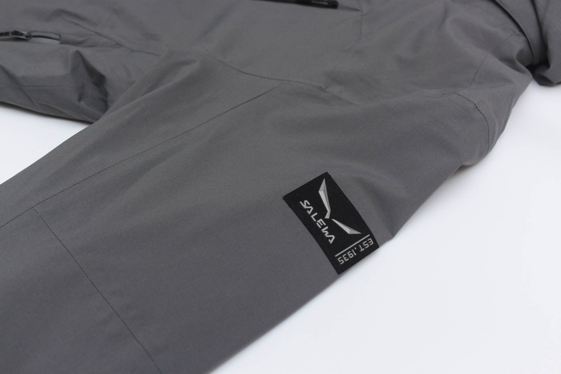 好看又好穿的冲锋衣测评,适合日常穿的户外冲锋衣