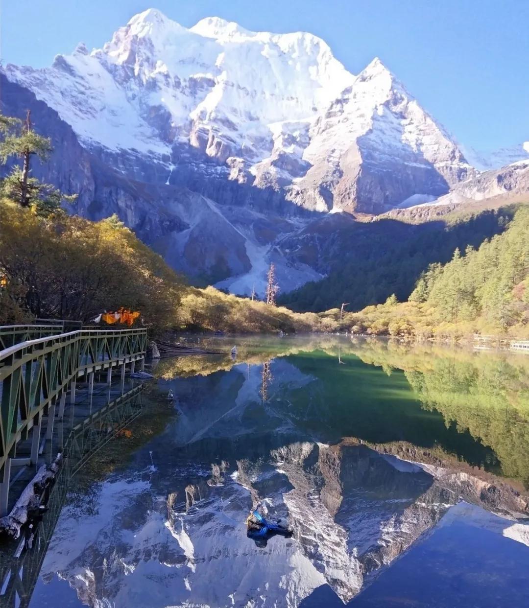 去稻城亚丁要经过哪些地方,去稻城亚丁旅游必备什么条件呢