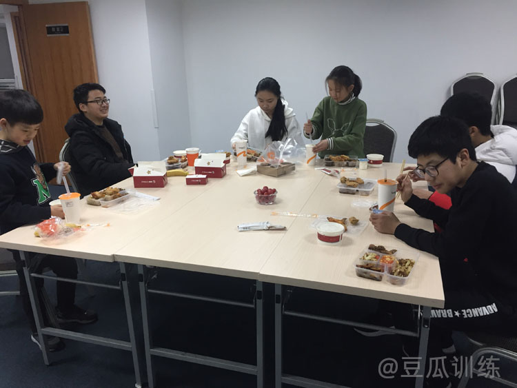 与陌生人搭讪应该注意什么,与陌生异性聊天技巧