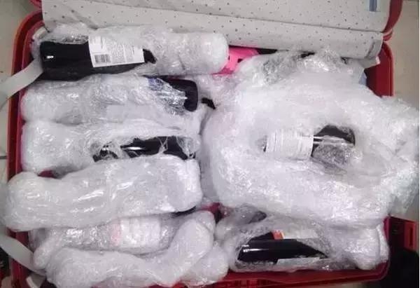 一批中国女孩在海外排队等待死刑！