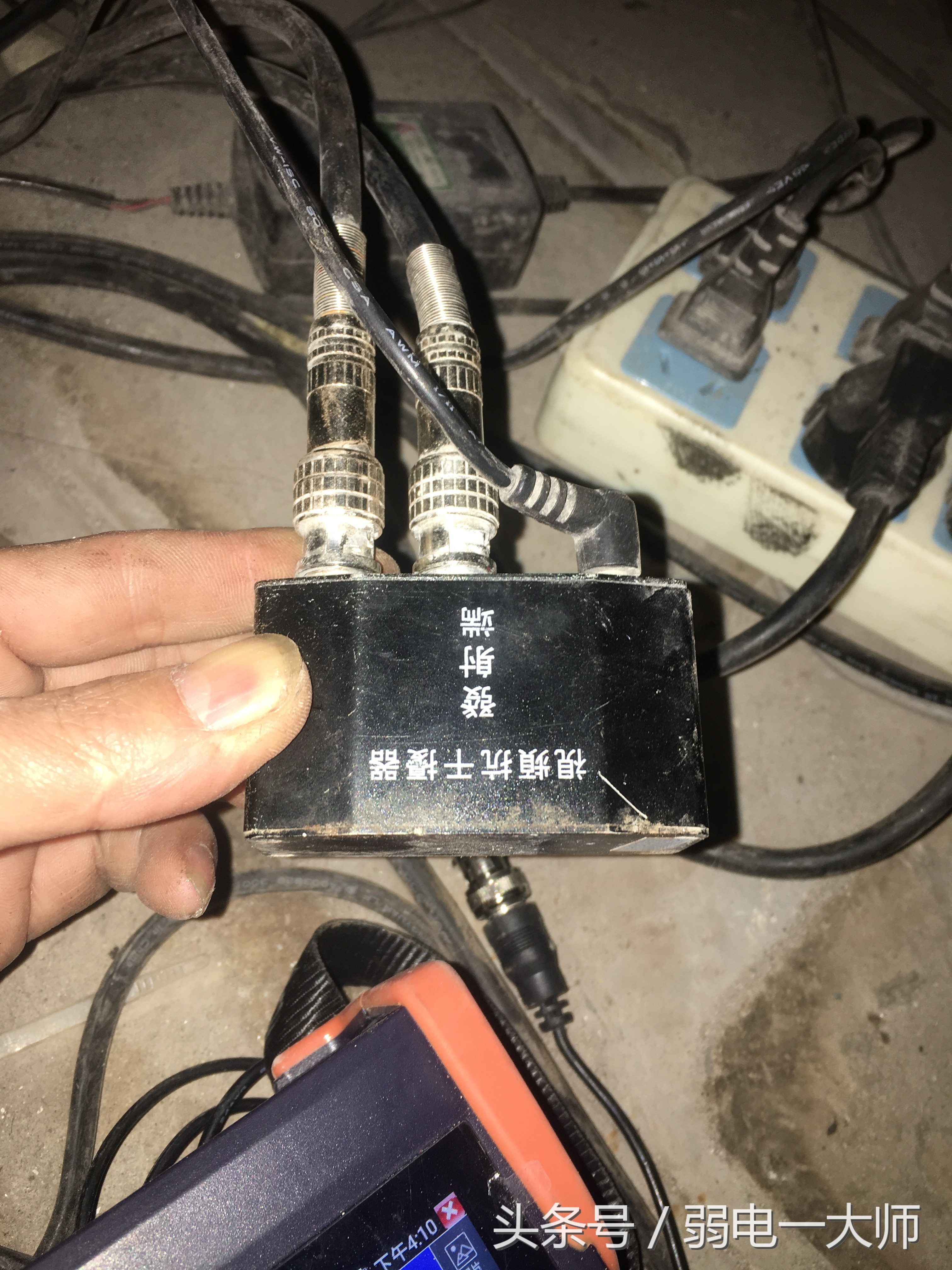 电梯监控画面偶尔清晰偶尔模糊,模拟电梯摄像机模糊