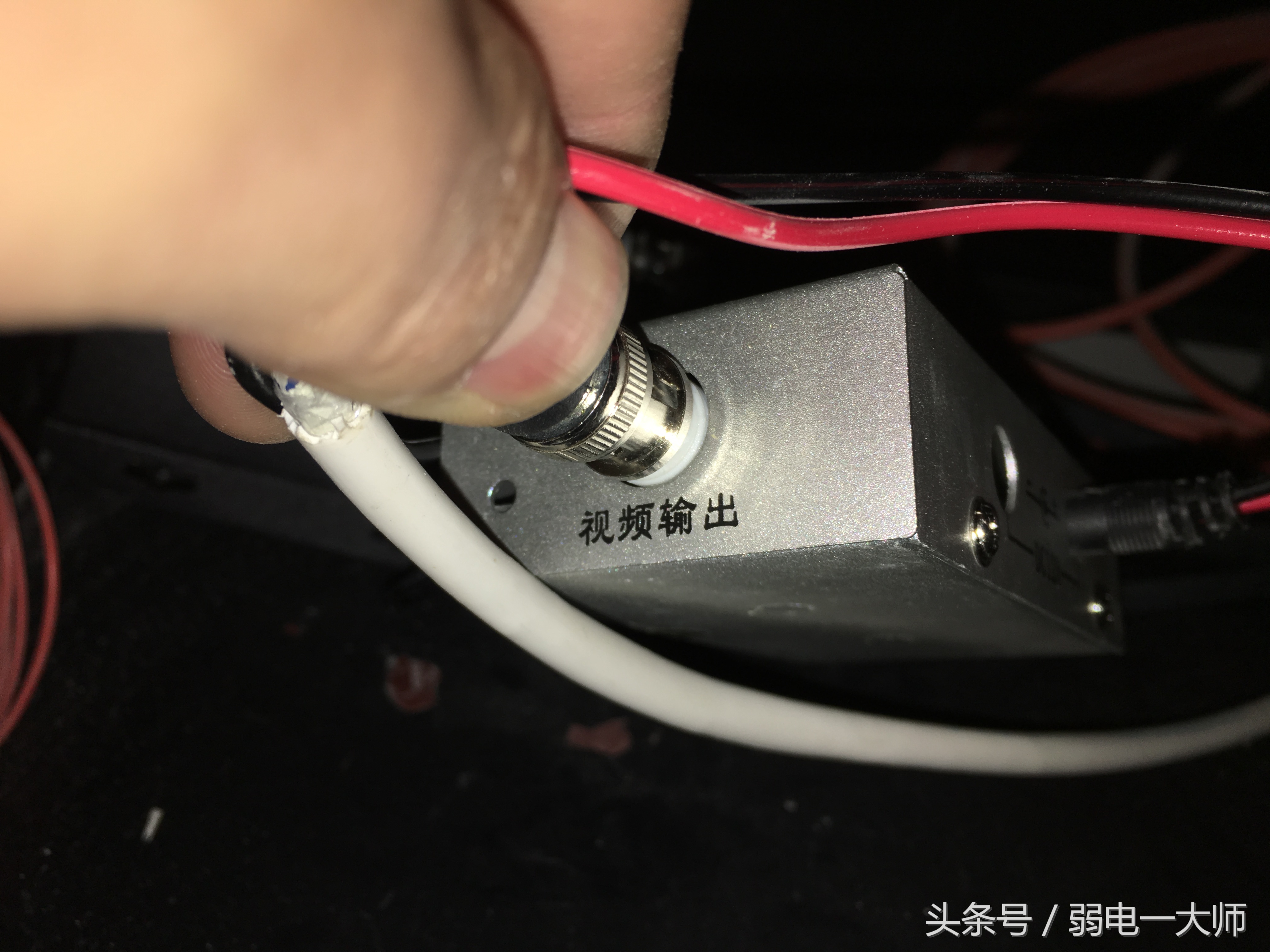 电梯监控画面偶尔清晰偶尔模糊,模拟电梯摄像机模糊
