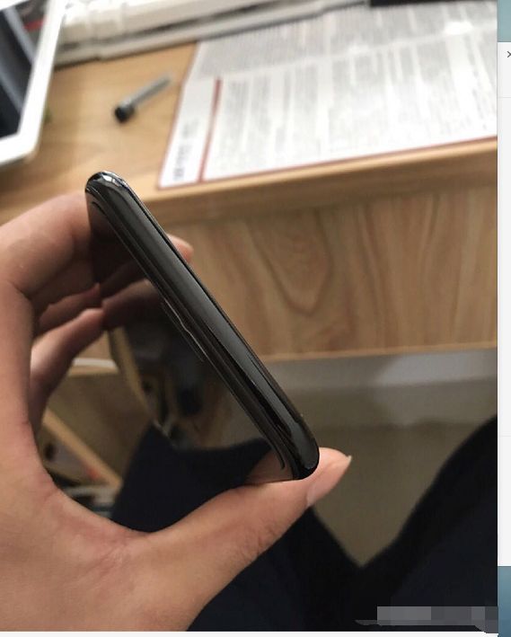 买亮黑iPhone7Plus太亏！256GB报价4000没人要！
