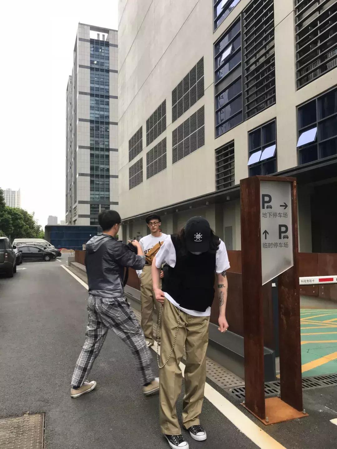 人格分裂？微博微信两个世界两个人？