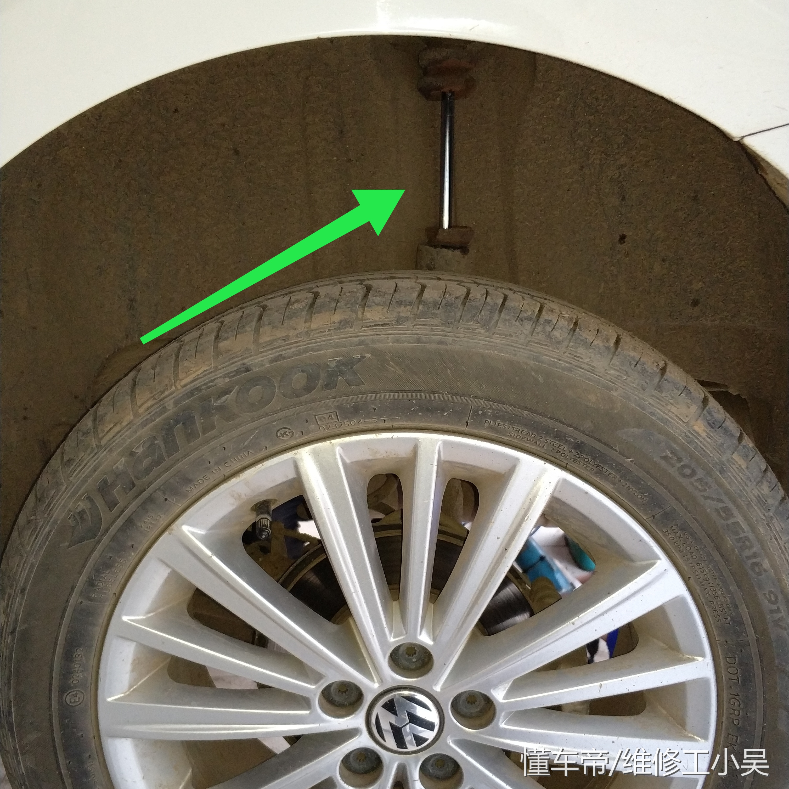 汽车6万公里减震器就坏了,朗行更换减震器顶胶多少钱