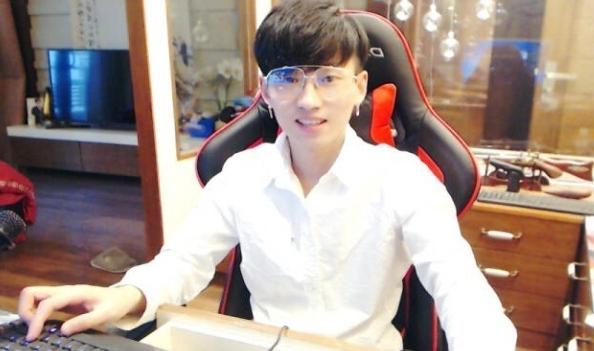 龙珠王者一哥千万身价转战企鹅，21号首播大送数万礼品！