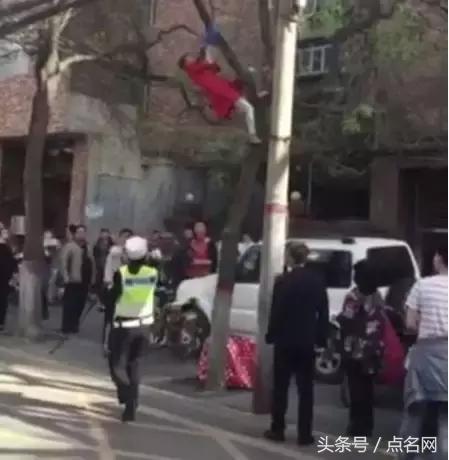 贵州一女子在拼多多里砍价 (贵州一女子帮拼多多砍价)