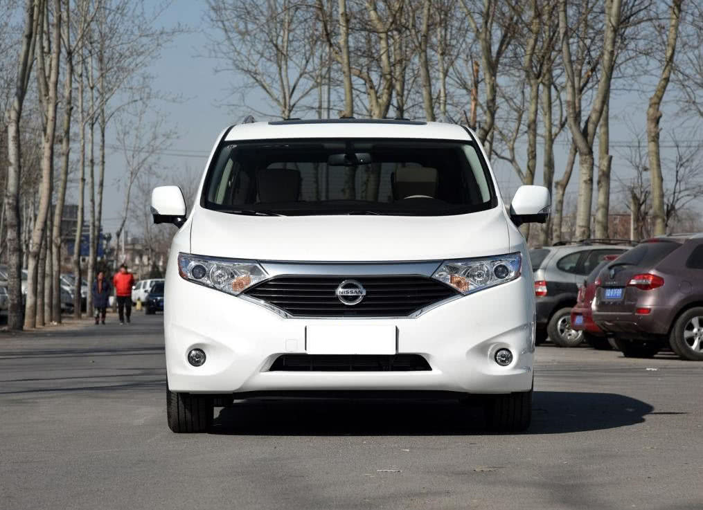 日产贵士对比埃尔法,价格不到10万的豪车