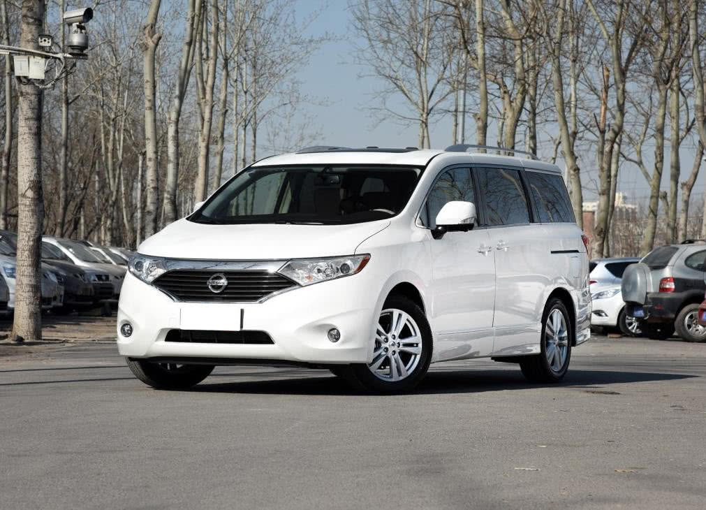 日产贵士对比埃尔法,价格不到10万的豪车