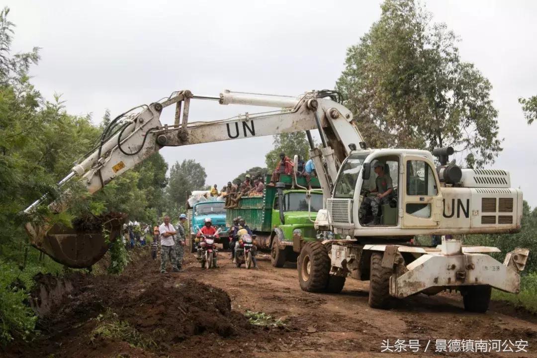 中国军人在危险面前从不退缩,在危险面前中国军人无所畏惧