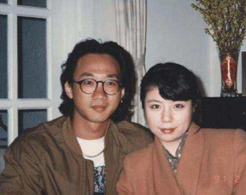黄家驹一生经历了几次婚姻,黄家驹谈过几段恋爱