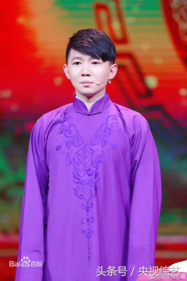 前喀麦隆国青队队员展现花式足球脚法，黄金舞台秒变绿荫场！