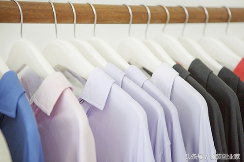 大牌衣服跟地摊衣服有什么区别,同样的衣服在商场价格为啥不一样