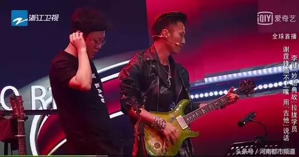 背起吉他的谢霆锋，才是我们记忆中的那个谢霆锋！