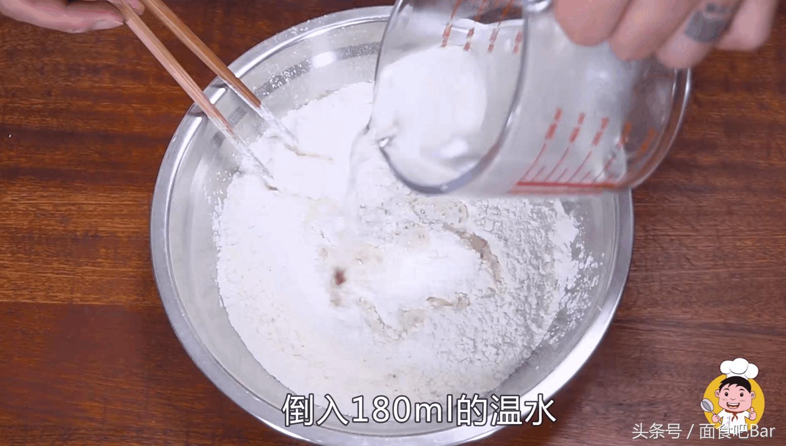 怎么烙饼使饼皮软不酥,烙饼柔软起层有秘诀