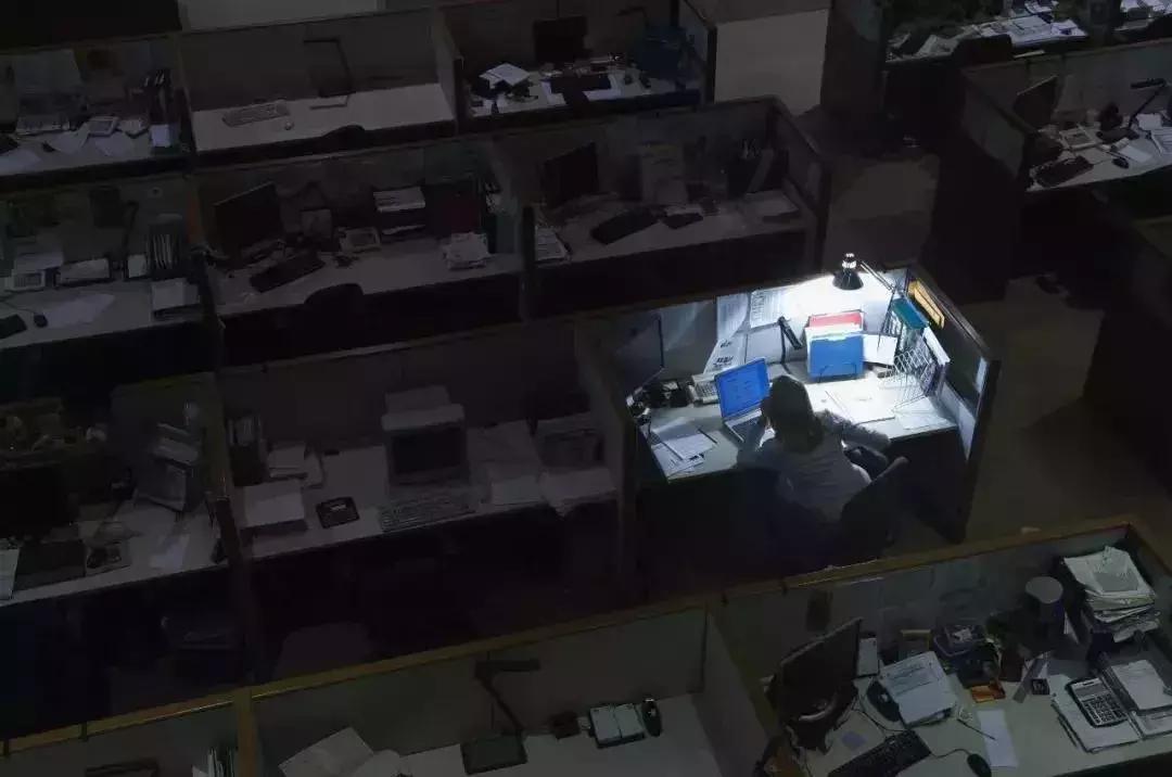 工资5000，还贷7000：深圳人的夜晚，其实比白天更忙