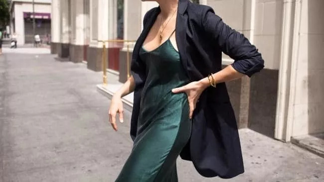 网红卖衣服有什么套路,网红店里的衣服怎么卖的