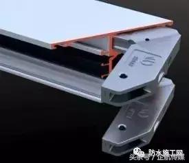 铝合金门窗四周的裂缝怎么处理,铝合金门窗渗漏