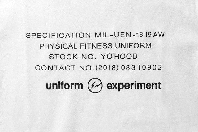 如何选到一件好的白t男生,找一件合适的衣服不是一件难事
