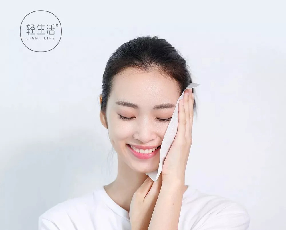 出门在外，来看看LOHAS编辑部的小姐姐们都必备哪些好物~