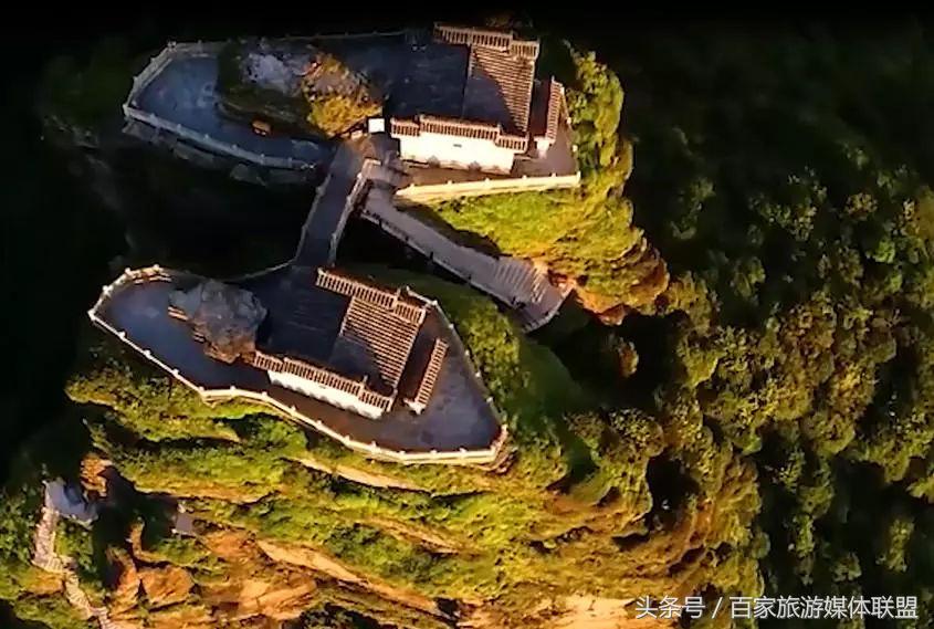 中国十大惊险悬崖寺庙,最险峻的悬空寺