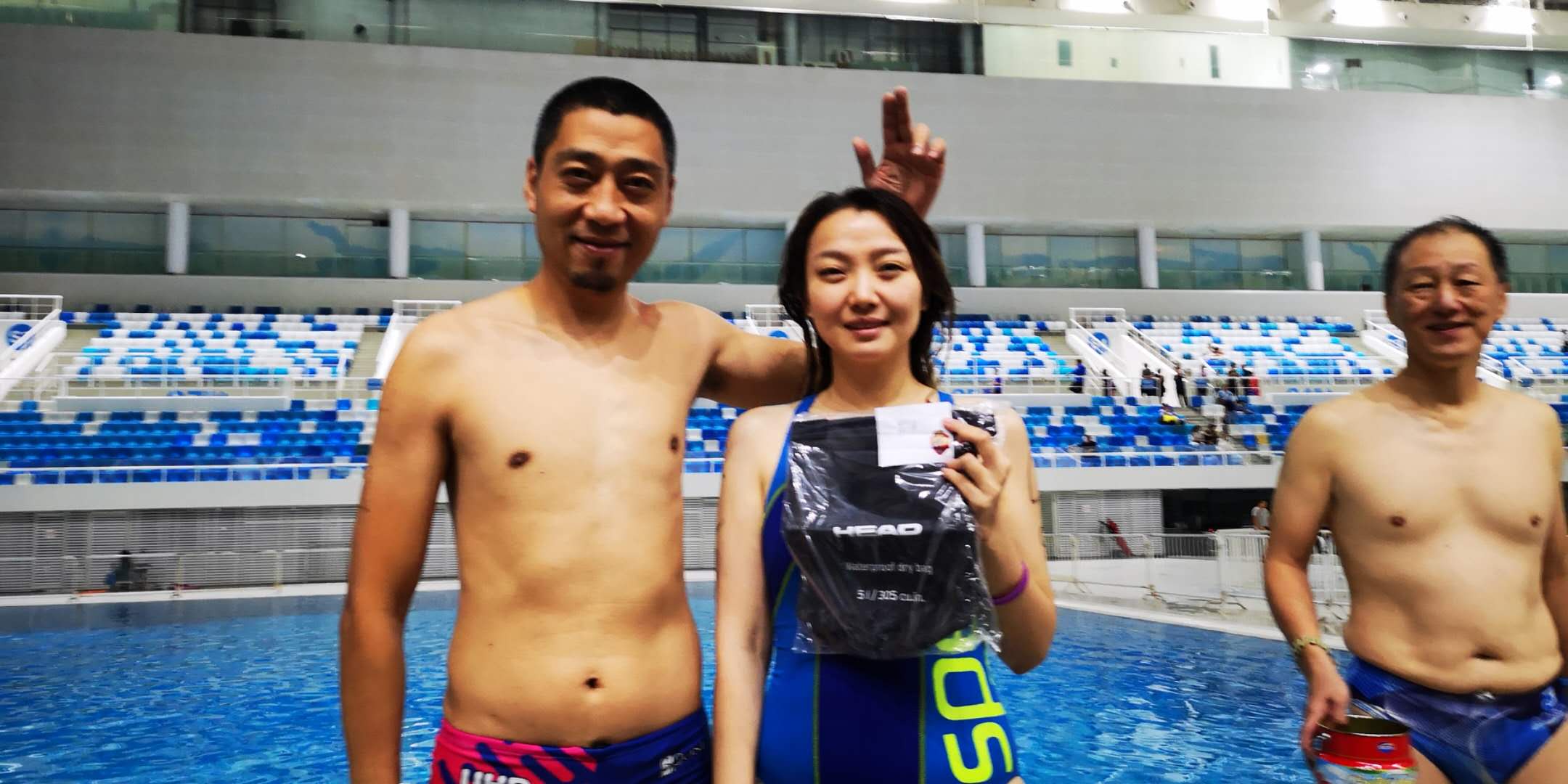 水下橄榄球训练,水下橄榄球照片