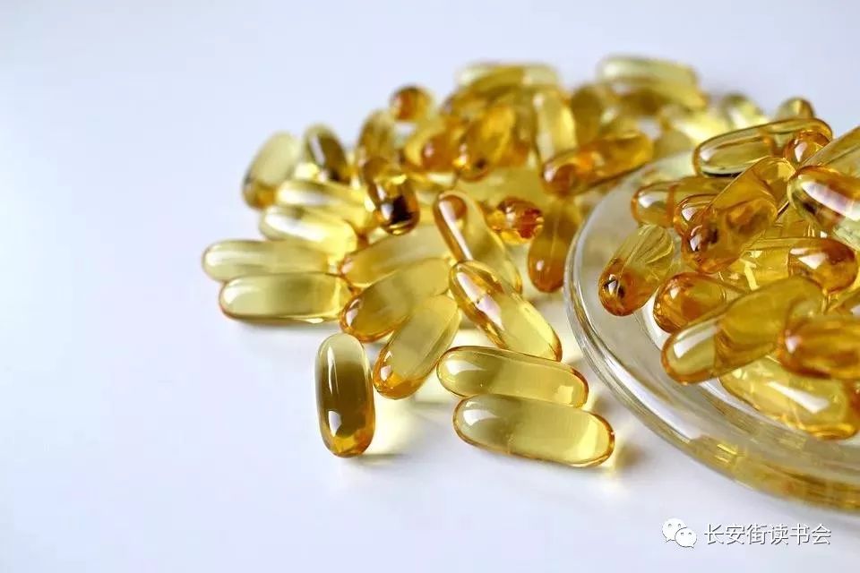 维生素并非越多越好的原因,健康人吃复合维生素有危害吗