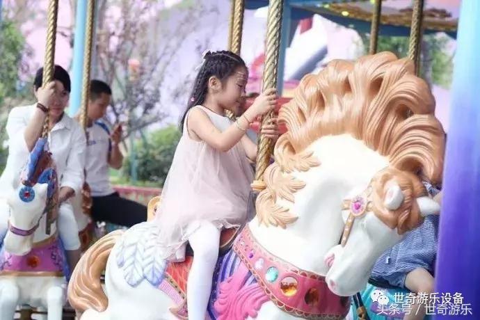 游乐经丨如何才能挑选到优质的儿童乐园转马游乐设备？