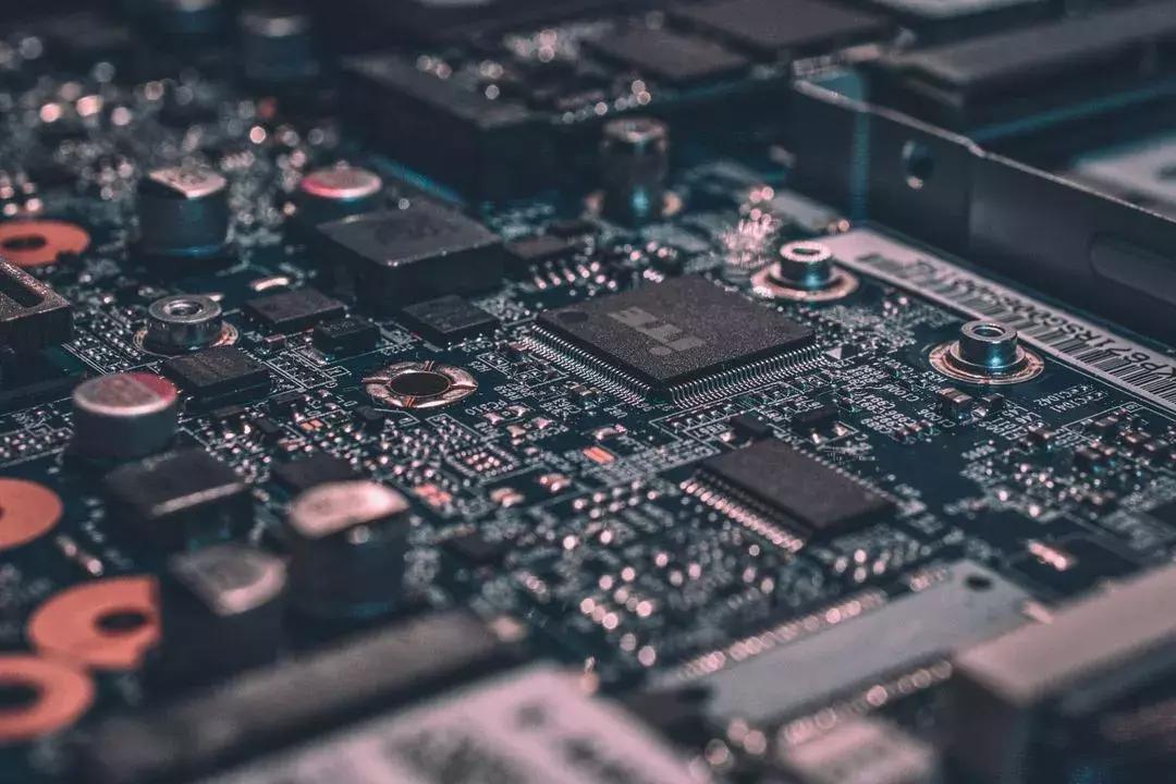 手机一半黑屏一半正常怎么解决,oppo手机黑屏解决最简单方法
