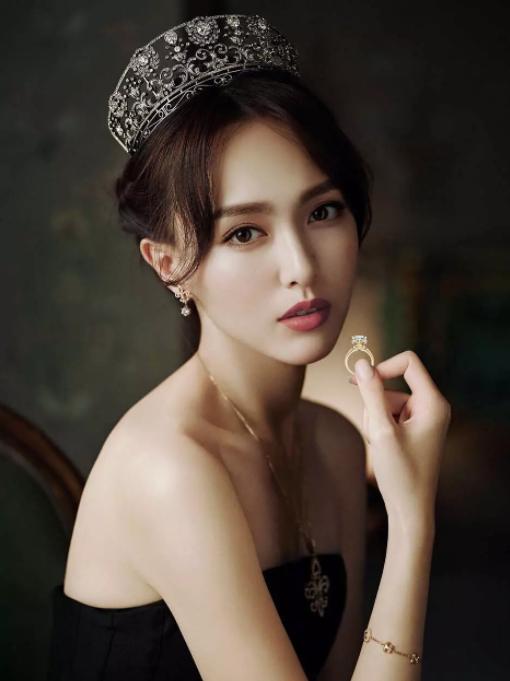 最近唐嫣罗晋消息 (唐嫣罗晋官宣小时候合照是真的吗)