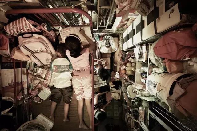 香港的棺材房是怎么样的,香港棺材房为什么那么多人住