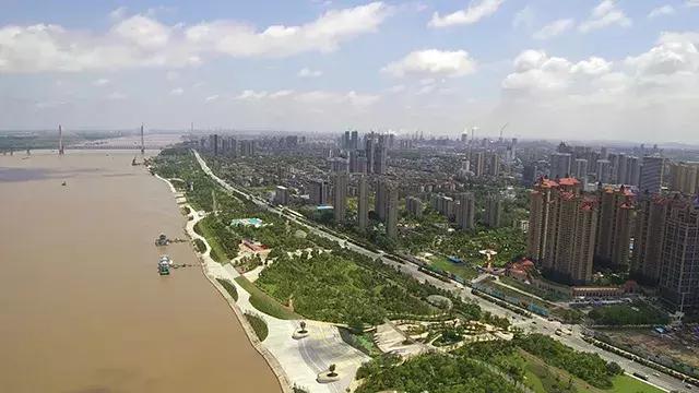 红蓝绿黑你喜欢什么色,红绿蓝清新配色